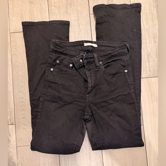 Levis Women's 725 Bootcut High Rise - Picture 4 of 6